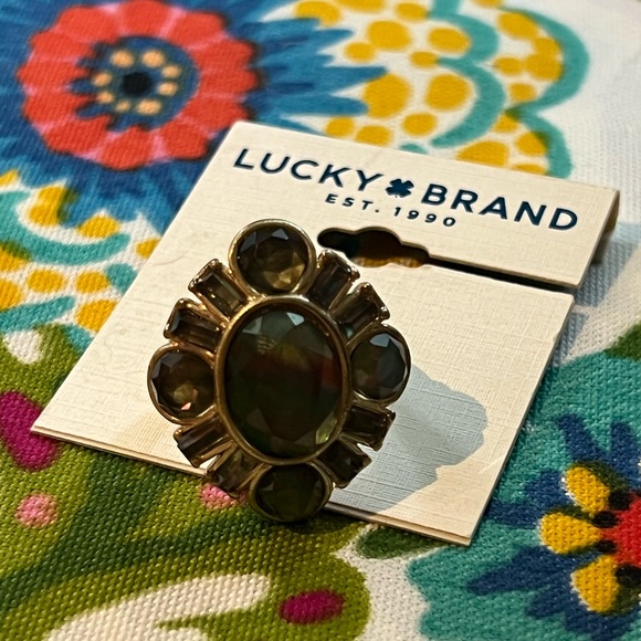 Lucky Brand Gold Ring with Iridescent Green Accents - Picture 4 of 8